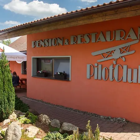Pensjonat Restaurace-penzion U Pilota Kněževes