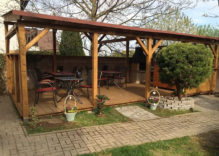 Guest house Restaurace-penzion U Pilota 3*