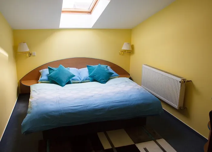 ريستوريس-بنزيون يو بيلوتا 3*